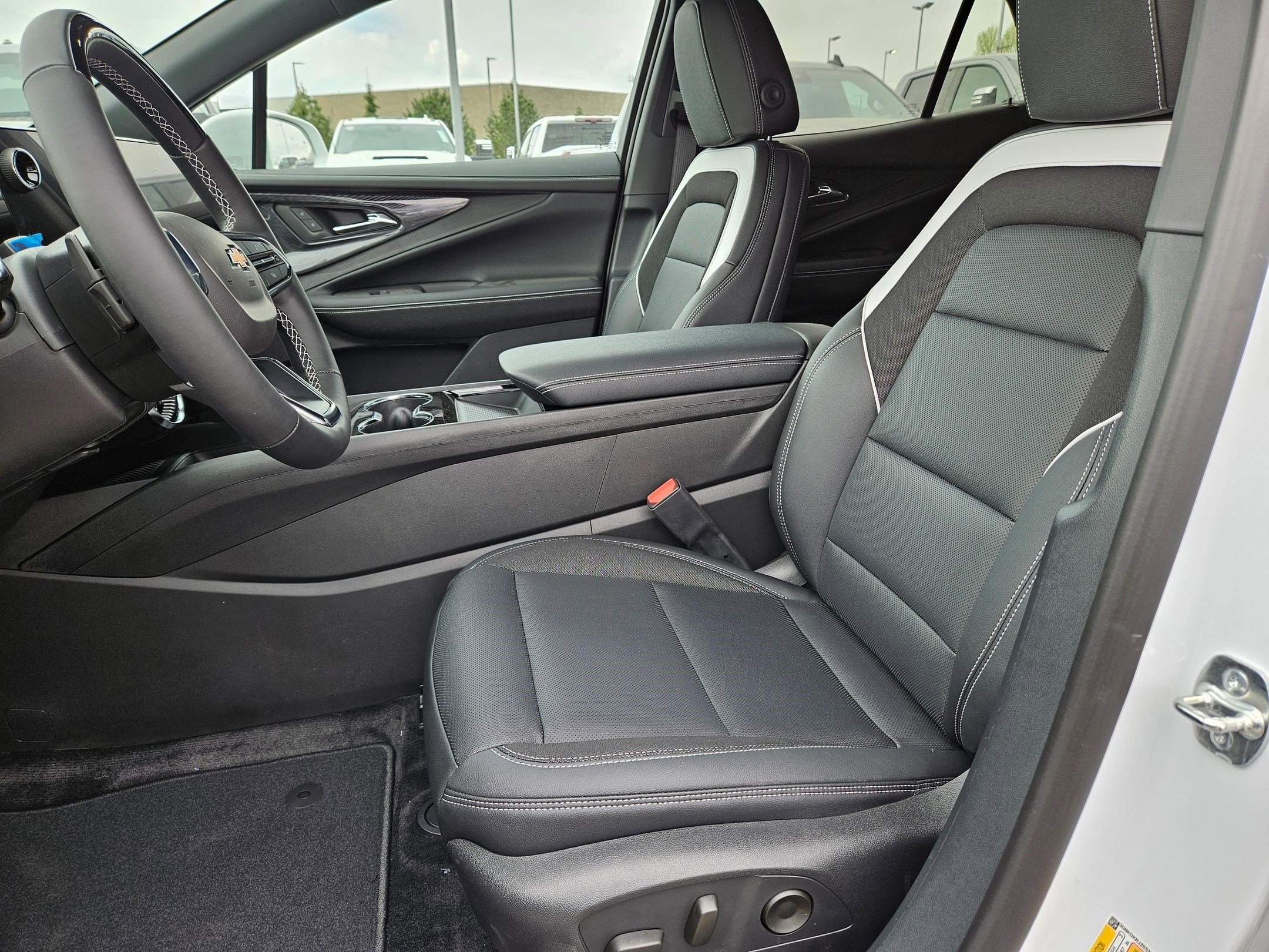 New 2025 Chevrolet Blazer EV LT w/ Super Cruise Package image 12