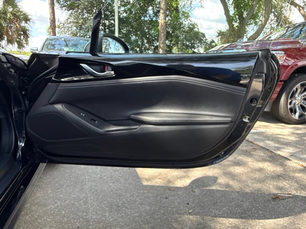 Used 2025 MAZDA MX-5 Miata RF Grand Touring RWD image 19