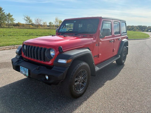 Used 2025 Jeep Wrangler Unlimited Sport w/ Convenience Group AWD/4WD image 4
