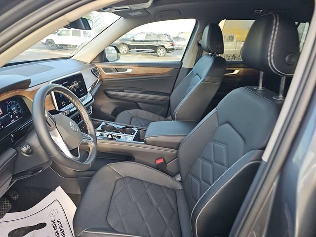 Used 2025 Volkswagen Atlas SE AWD/4WD image 6
