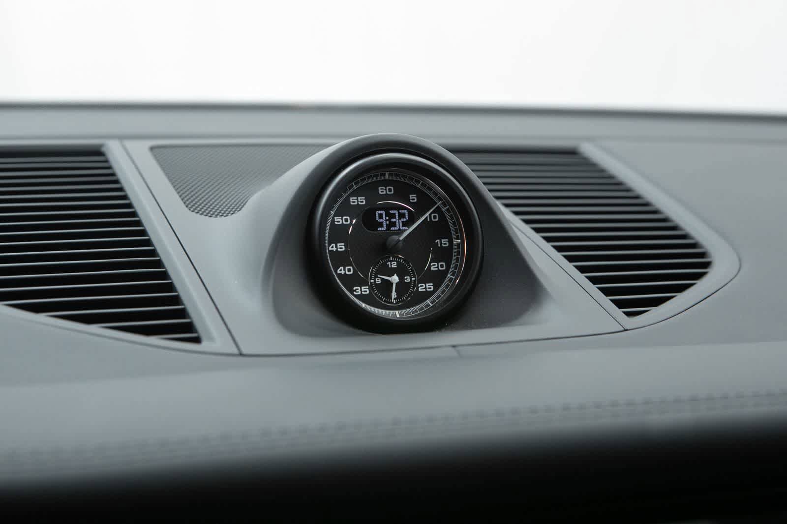 Certified 2026 Porsche Macan image 32