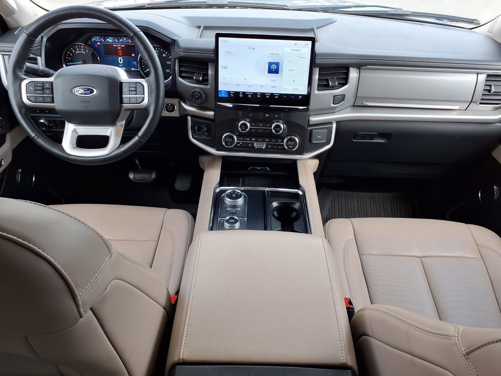 Used 2022 Ford Expedition XLT image 11