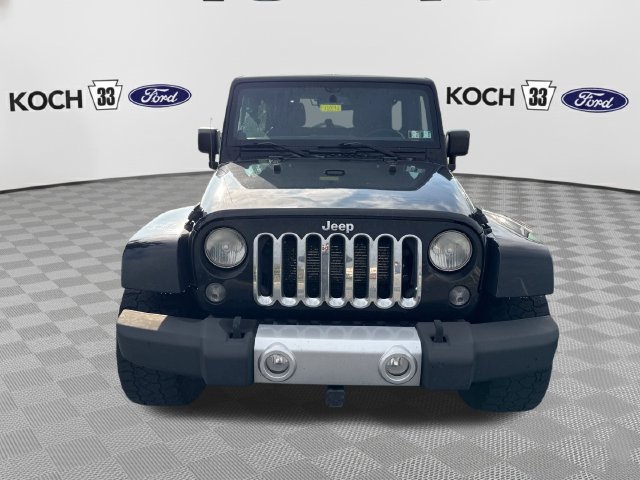 Used 2014 Jeep Wrangler Unlimited Sahara w/ Dual Top Group AWD/4WD image 2
