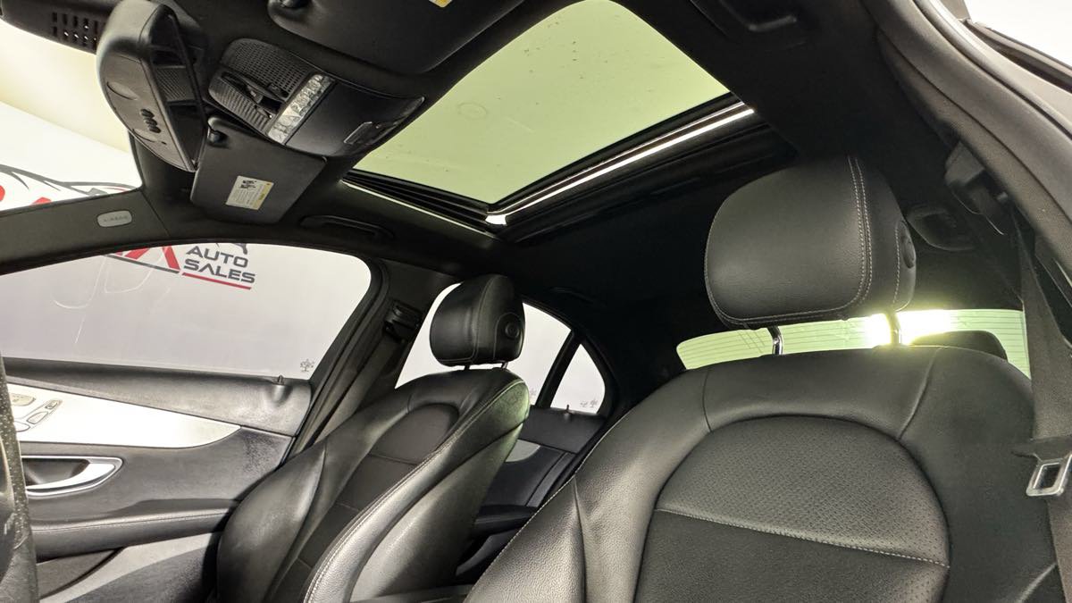 Used 2018 Mercedes-Benz C 300 Sedan w/ Premium Package image 17