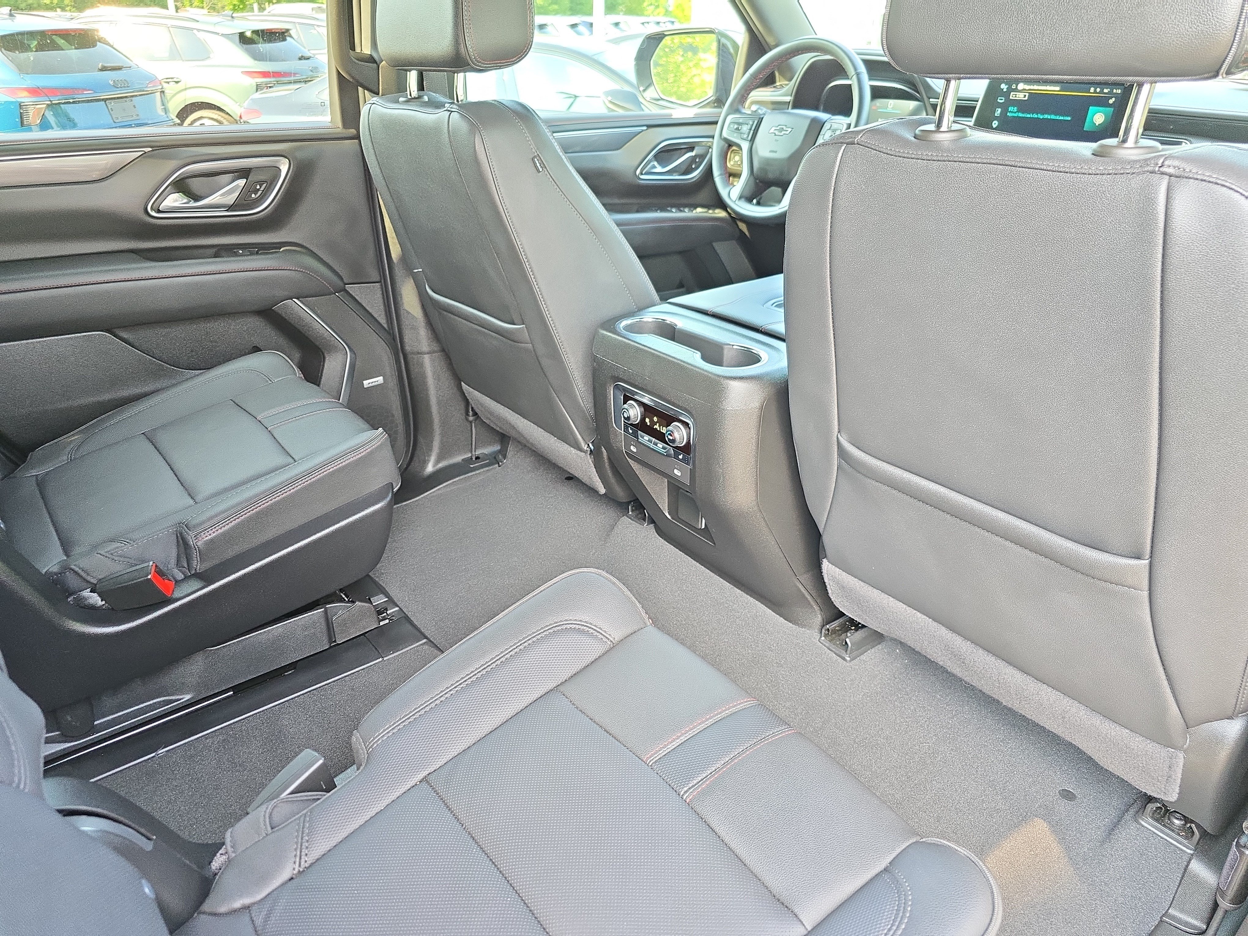 Used 2024 Chevrolet Tahoe RST w/ Luxury Package AWD/4WD image 11