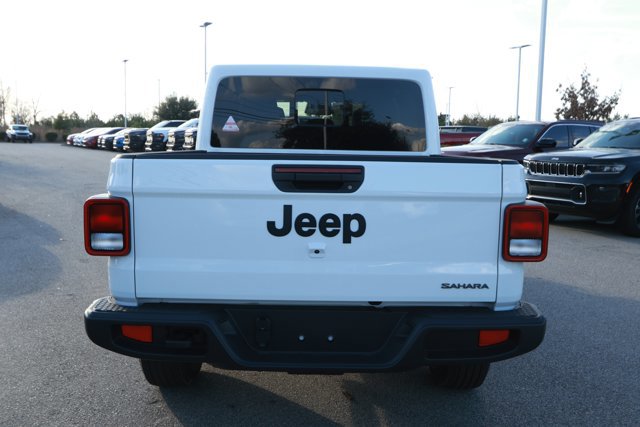 New 2026 Jeep Gladiator Sahara image 7