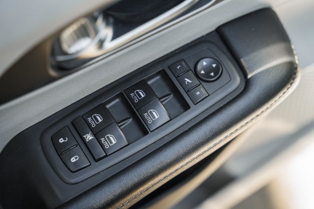 Used 2019 Chrysler Pacifica Limited FWD image 51
