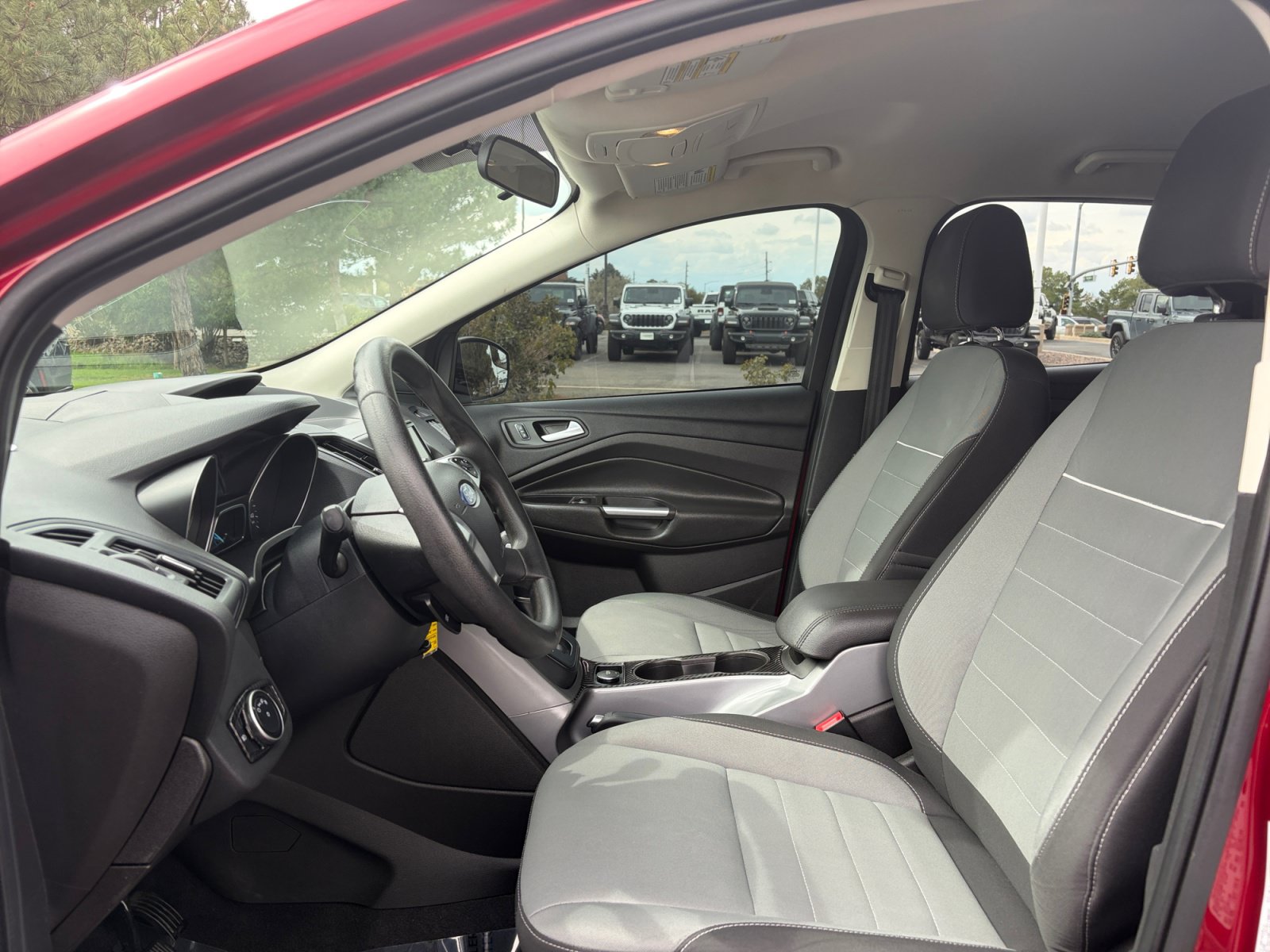 Used 2015 Ford Escape SE AWD/4WD image 12