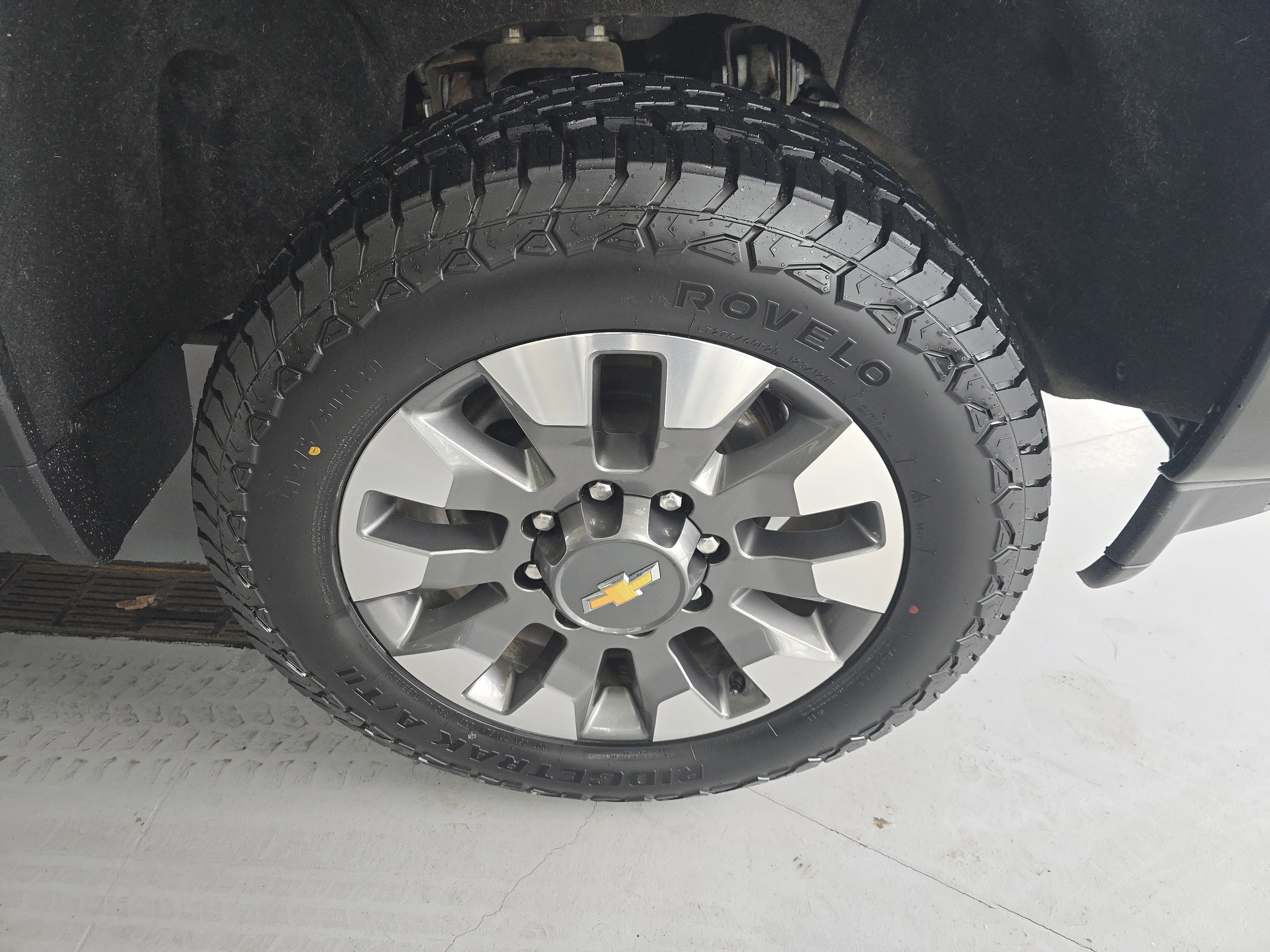 Used 2022 Chevrolet Silverado 2500 Custom w/ Custom Value Package image 11