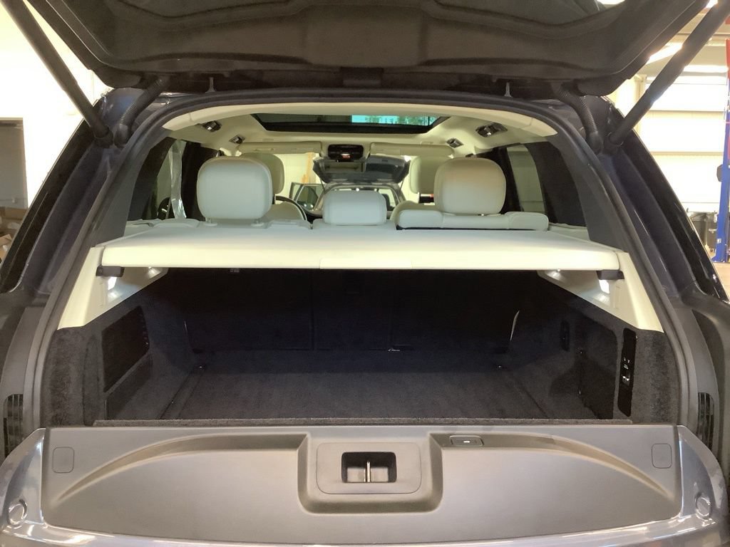 Used 2024 Land Rover Range Rover SE AWD/4WD image 12
