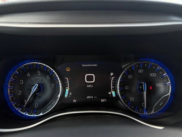 Used 2024 Chrysler Pacifica Touring-L FWD image 22