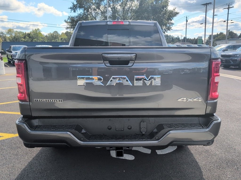 New 2025 RAM 1500 4x4 Crew Cab image 6
