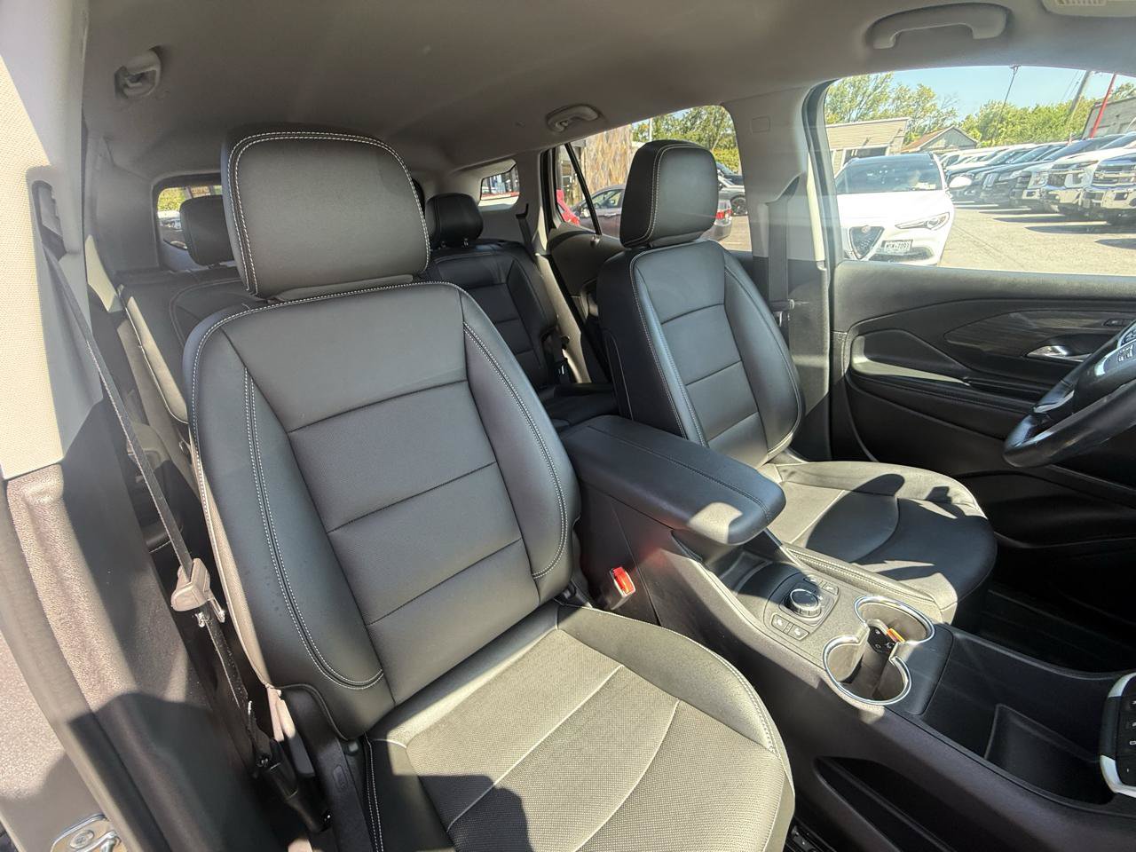 Used 2024 GMC Terrain SLT AWD/4WD image 18