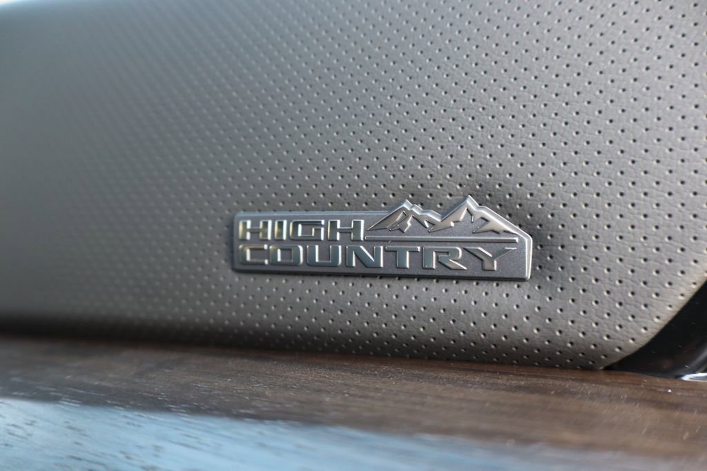 New 2026 Chevrolet Suburban High Country image 57