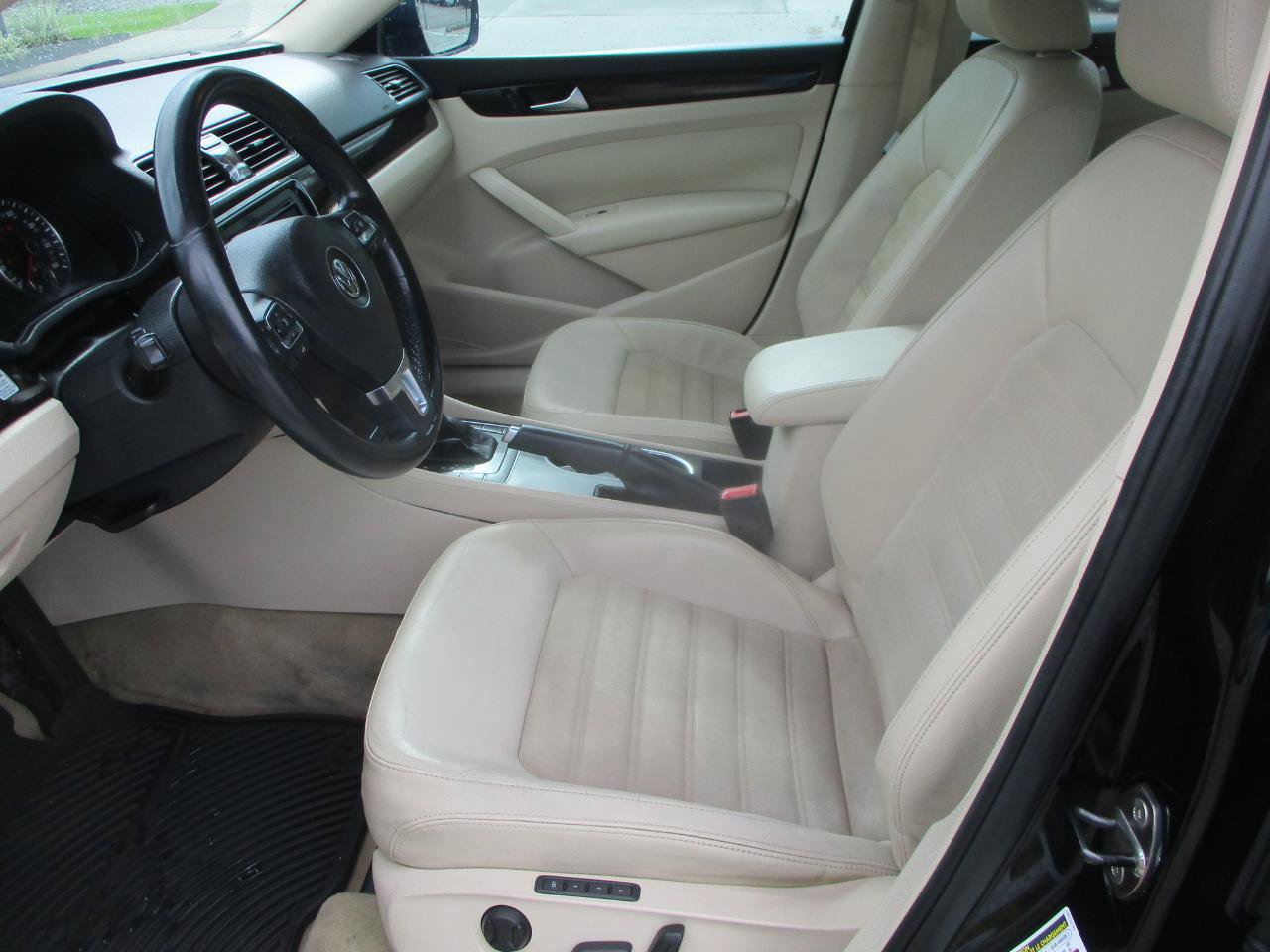 Used 2014 Volkswagen Passat TDI SEL Premium FWD image 13
