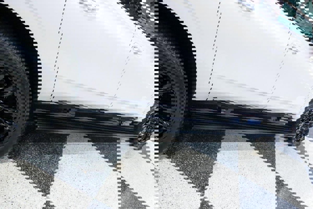 Used 2024 Cadillac Escalade ESV Sport Platinum w/ LPO, ONYX Package image 50