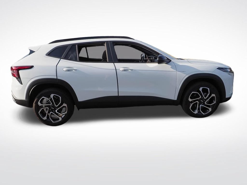 Used 2025 Chevrolet Trax RS w/ Sunroof Package FWD image 8