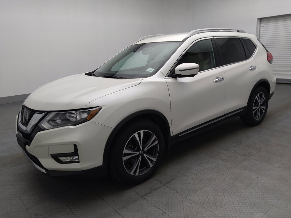 Used 2017 Nissan Rogue SL image 2