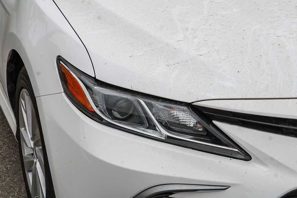 Used 2022 Toyota Camry LE FWD image 4