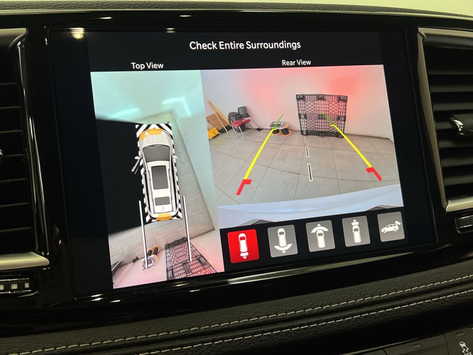 Used 2023 Chrysler Pacifica Limited image 17