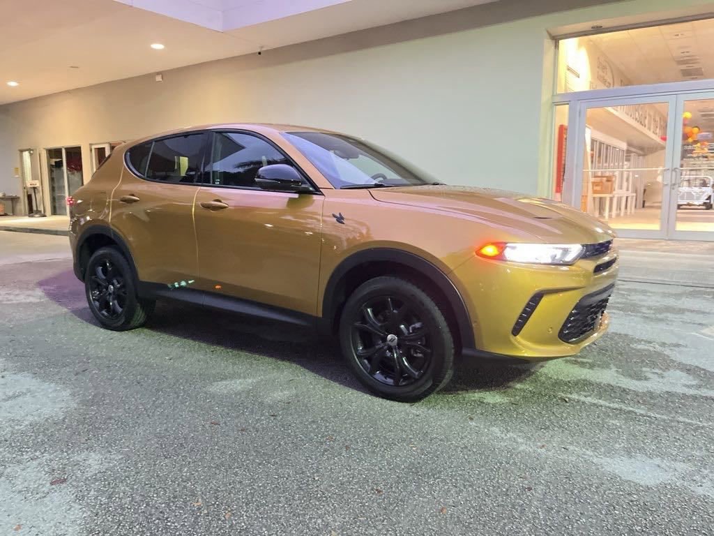 New 2024 Dodge Hornet GT w/ Tech Pack w/o Parking AWD/4WD image 2