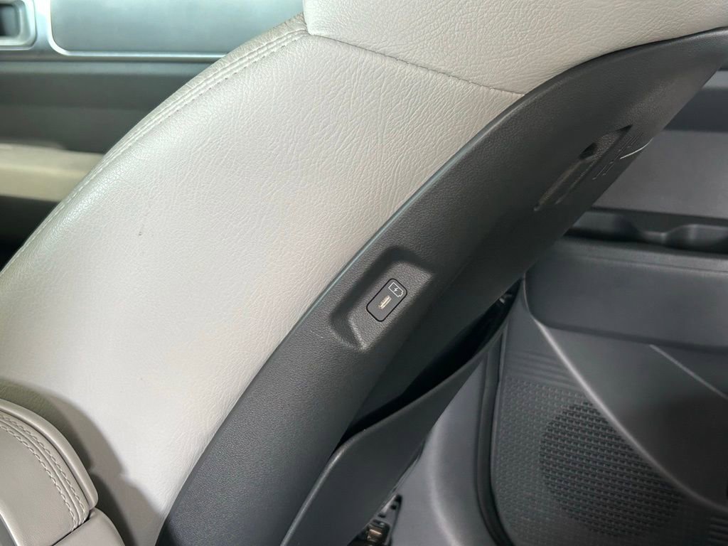 Used 2025 Hyundai Santa Fe SE image 35