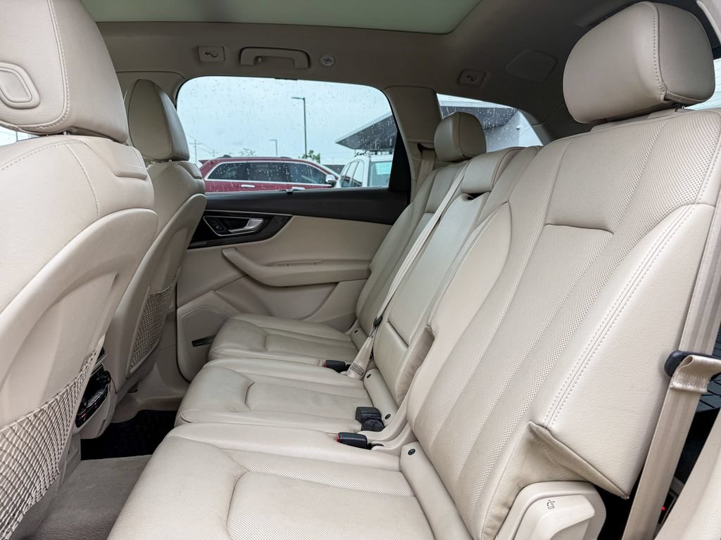 Used 2019 Audi Q7 3.0T Premium Plus w/ Premium Plus Package AWD/4WD image 18