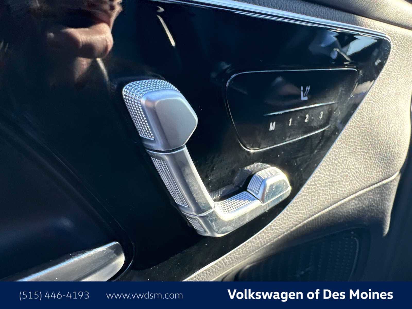 Used 2024 Mercedes-Benz GLC 300 4MATIC image 26