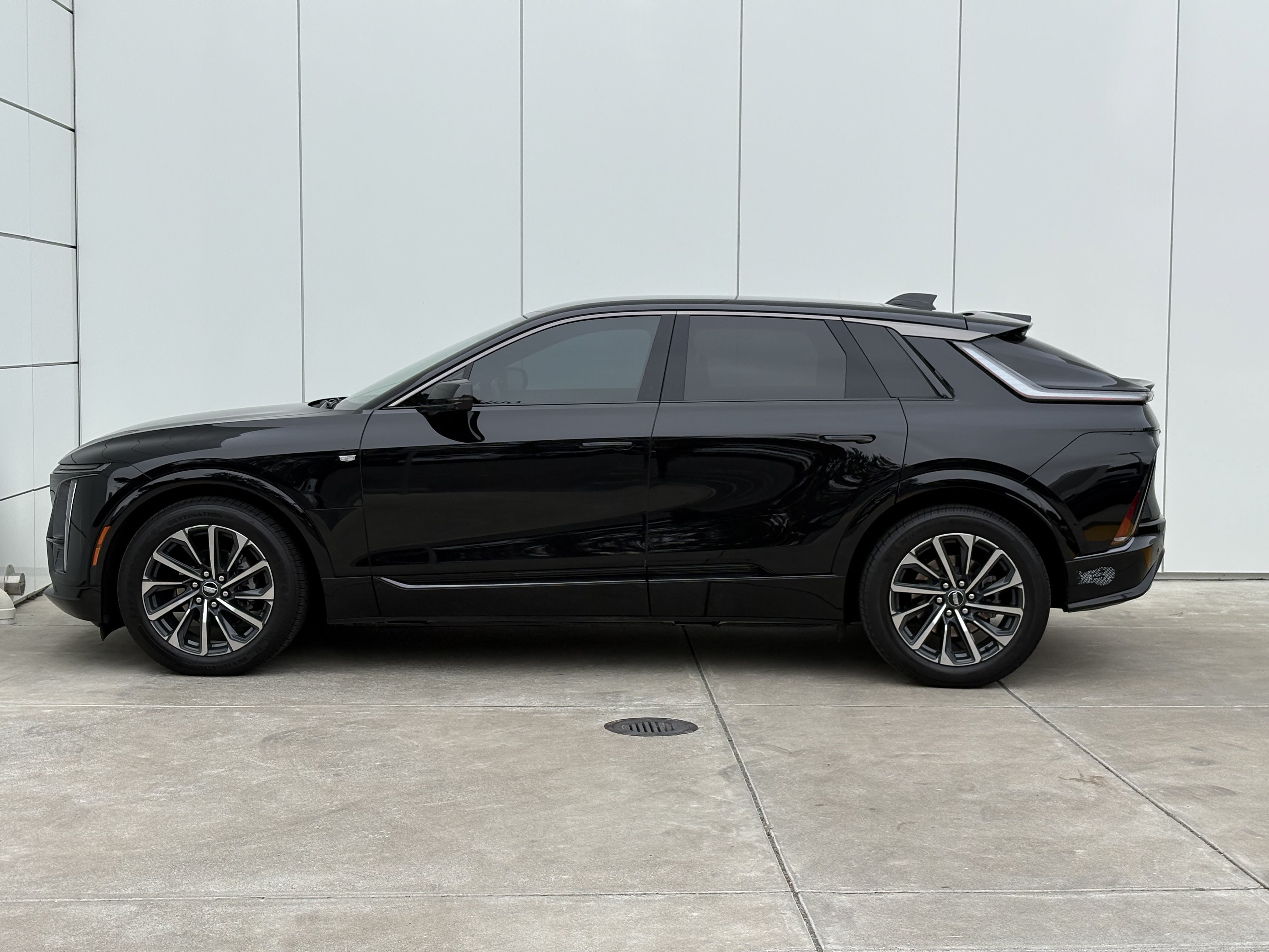 Certified 2024 Cadillac Lyriq Sport AWD/4WD image 3