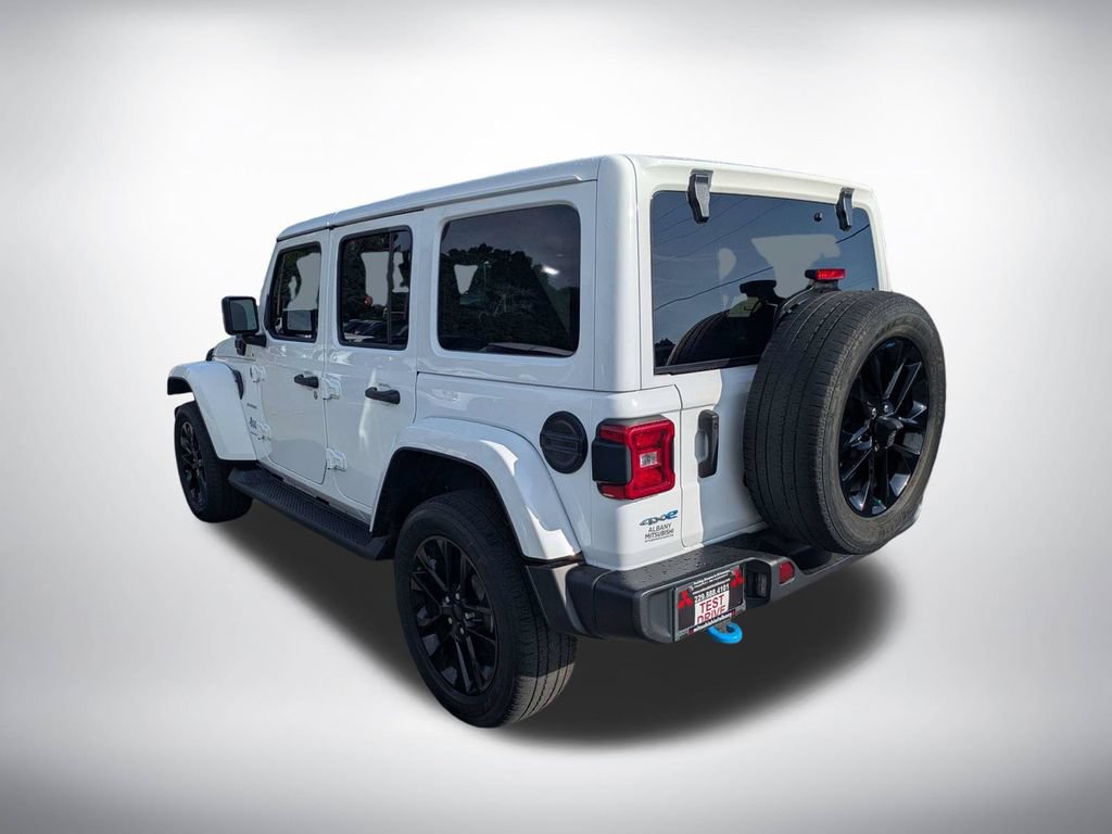 Used 2023 Jeep Wrangler Unlimited Sahara AWD/4WD image 5