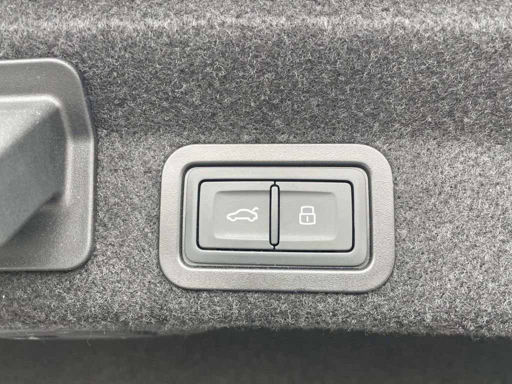 Used 2022 Audi S6 Prestige image 11