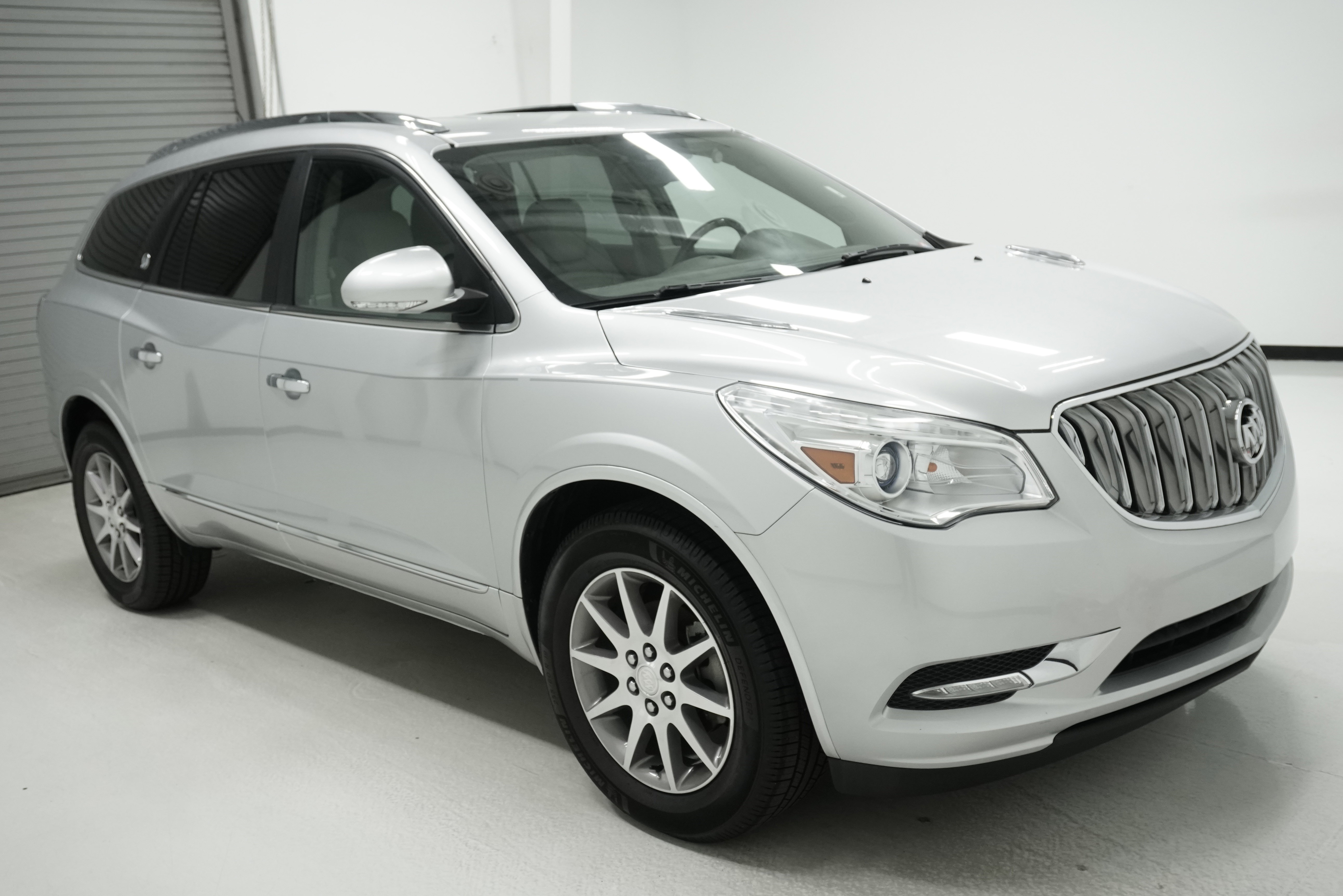 Used 2015 Buick Enclave Leather image 3