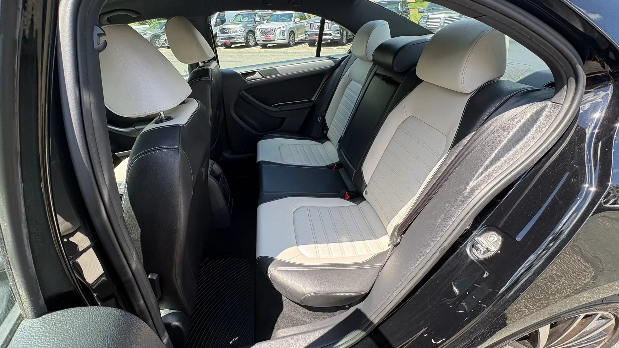 Used 2016 Volkswagen Jetta Sport FWD image 25