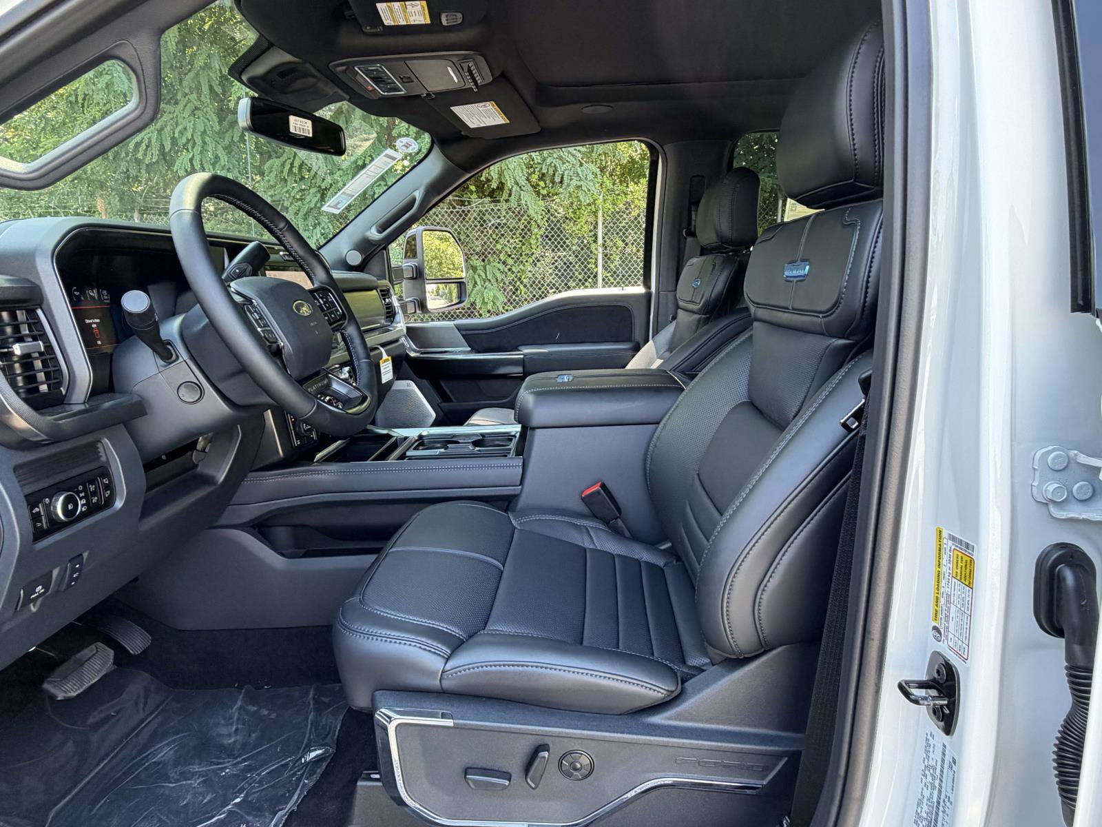 New 2026 Ford F350 Platinum w/ Tremor Off-Road Package AWD/4WD image 22