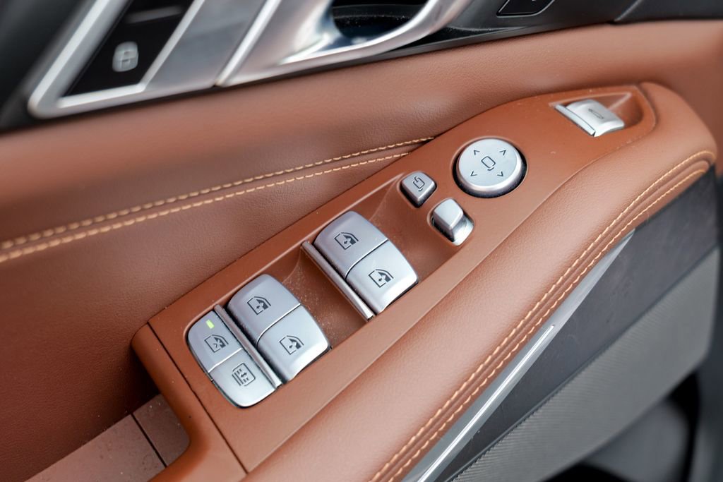 Used 2023 BMW X7 xDrive40i w/ Premium Package image 19