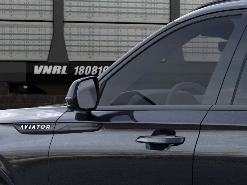 New 2026 Lincoln Aviator AWD image 18