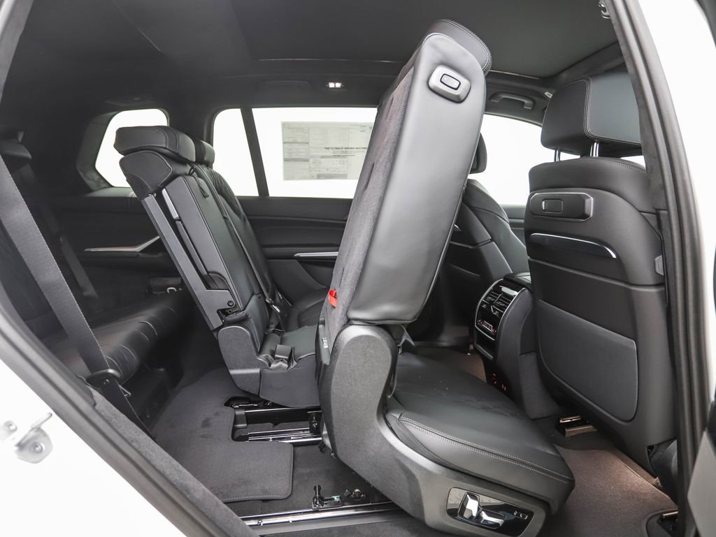 Used 2026 BMW X7 xDrive40i w/ M Sport Package image 36