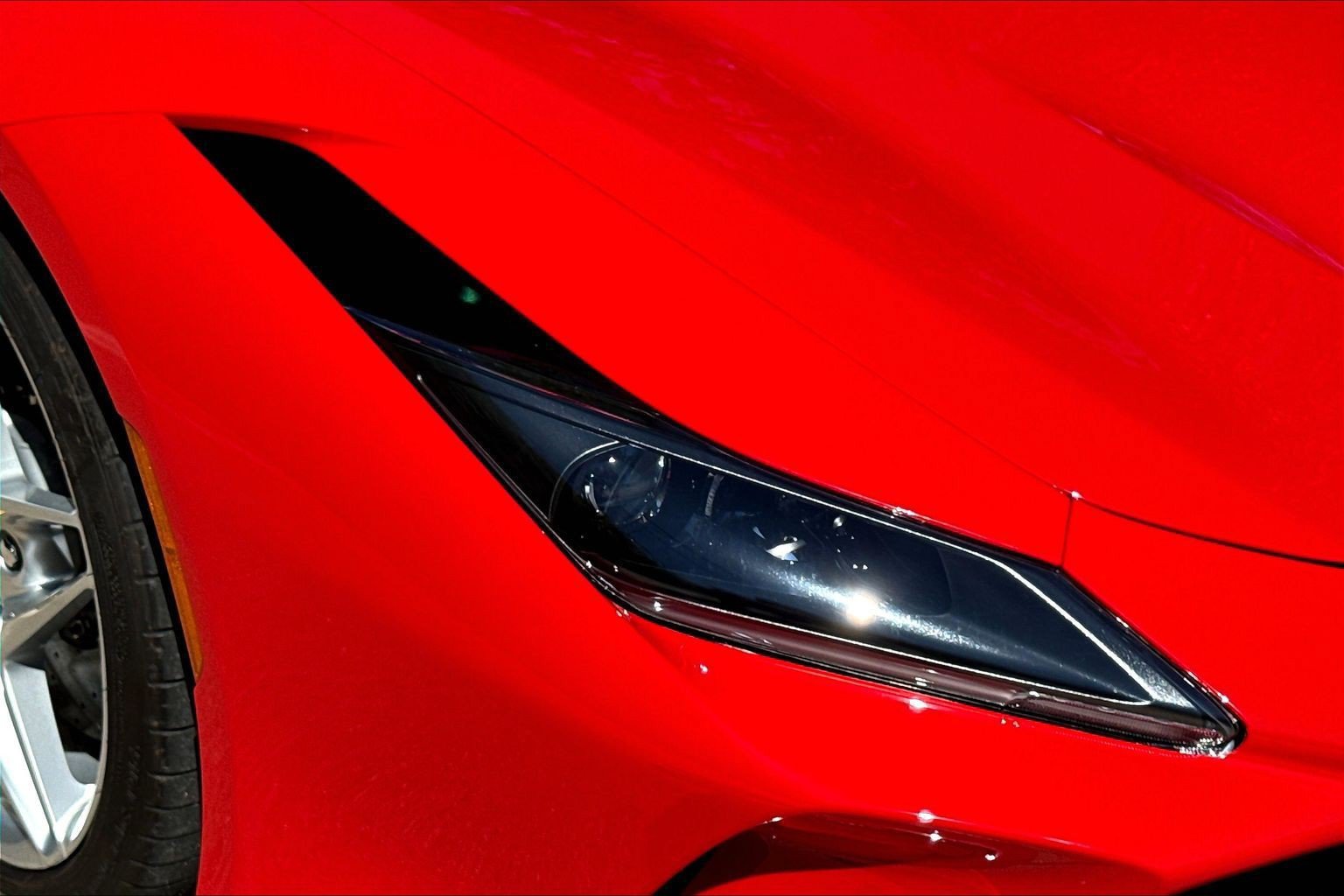 Used 2023 Ferrari F8 Spider RWD image 26