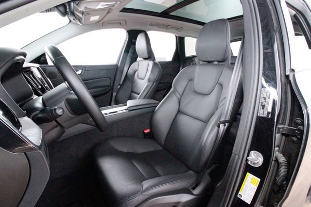 Certified 2025 Volvo XC60 B5 Plus image 22