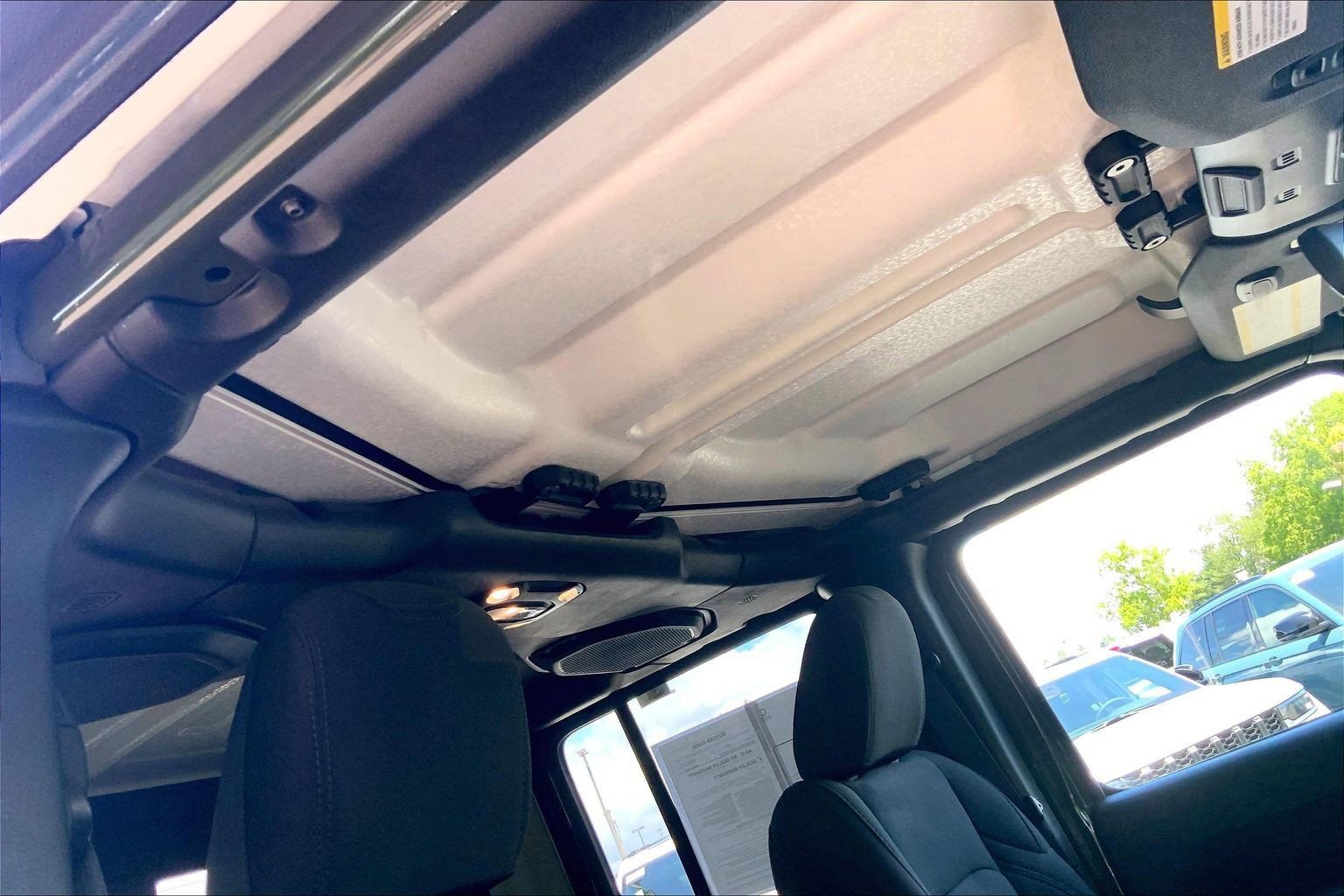 Used 2023 Jeep Gladiator Sport AWD/4WD image 11
