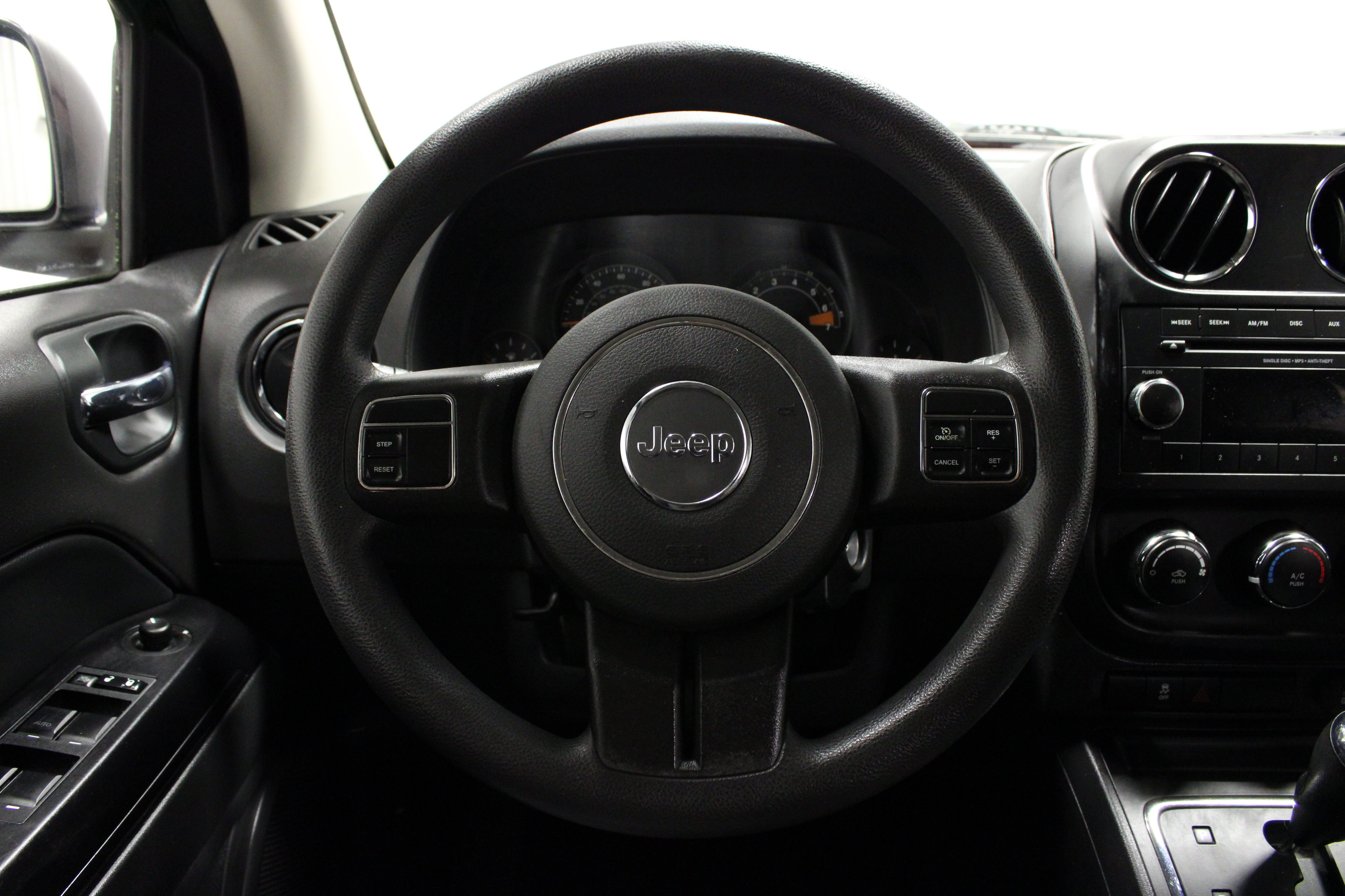 Used 2015 Jeep Compass Sport w/ Power Value Group AWD/4WD image 18