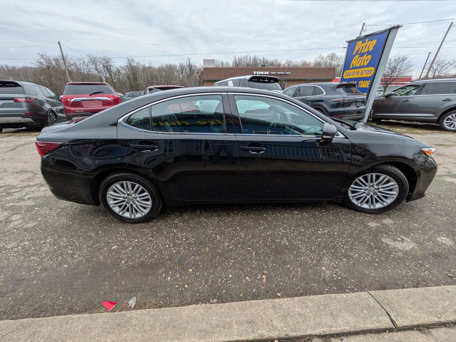 Used 2016 Lexus ES 350 w/ Premium Package w/Wood Trim image 7