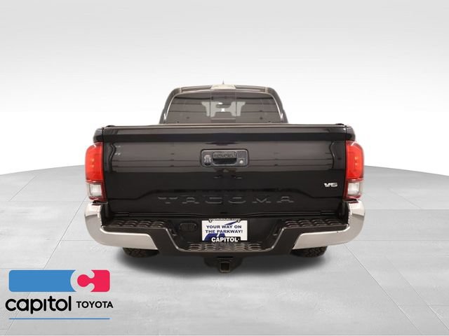 Used 2019 Toyota Tacoma TRD Off-Road w/ TRD Premium Off Road Package AWD/4WD image 3