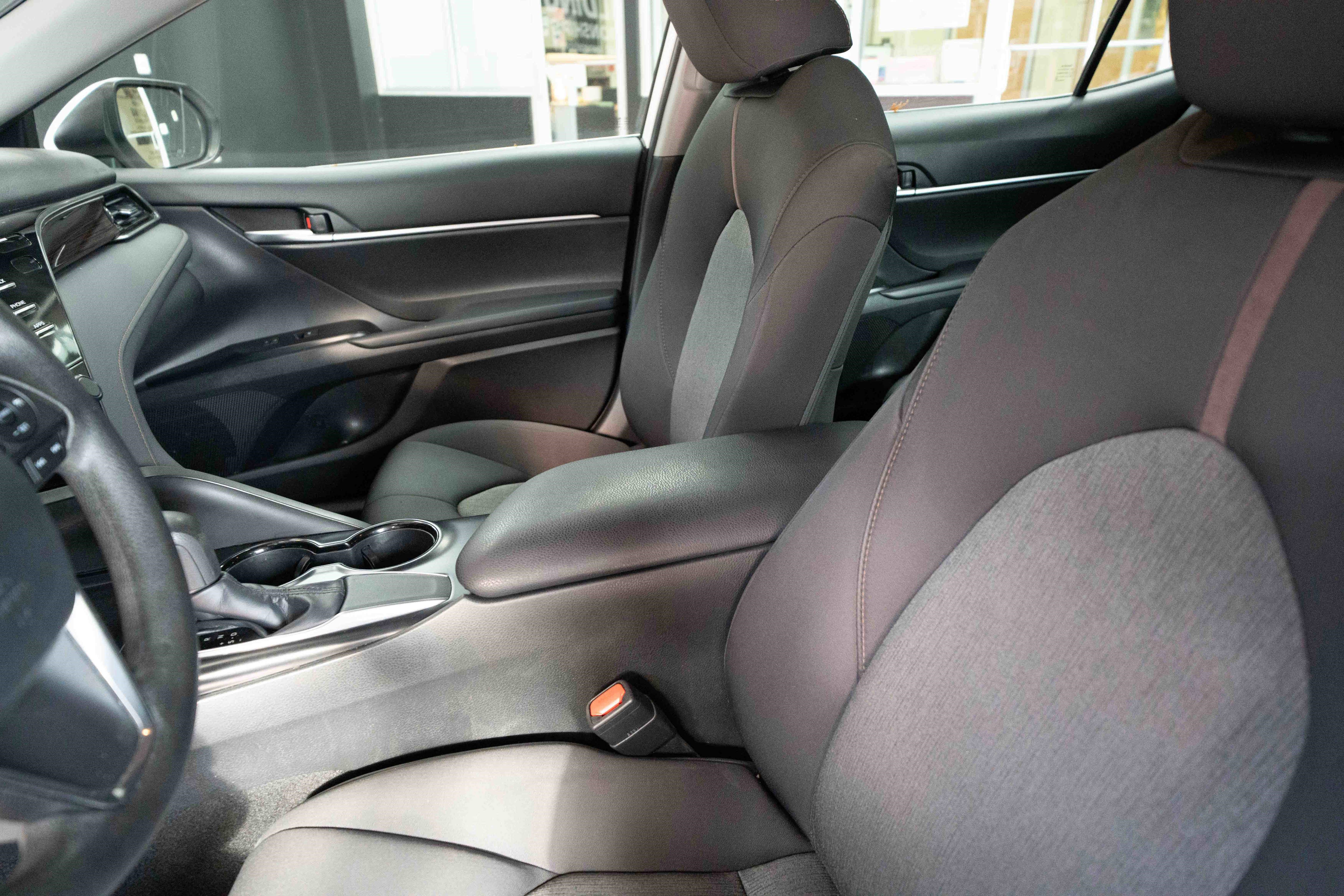 Used 2019 Toyota Camry LE image 10