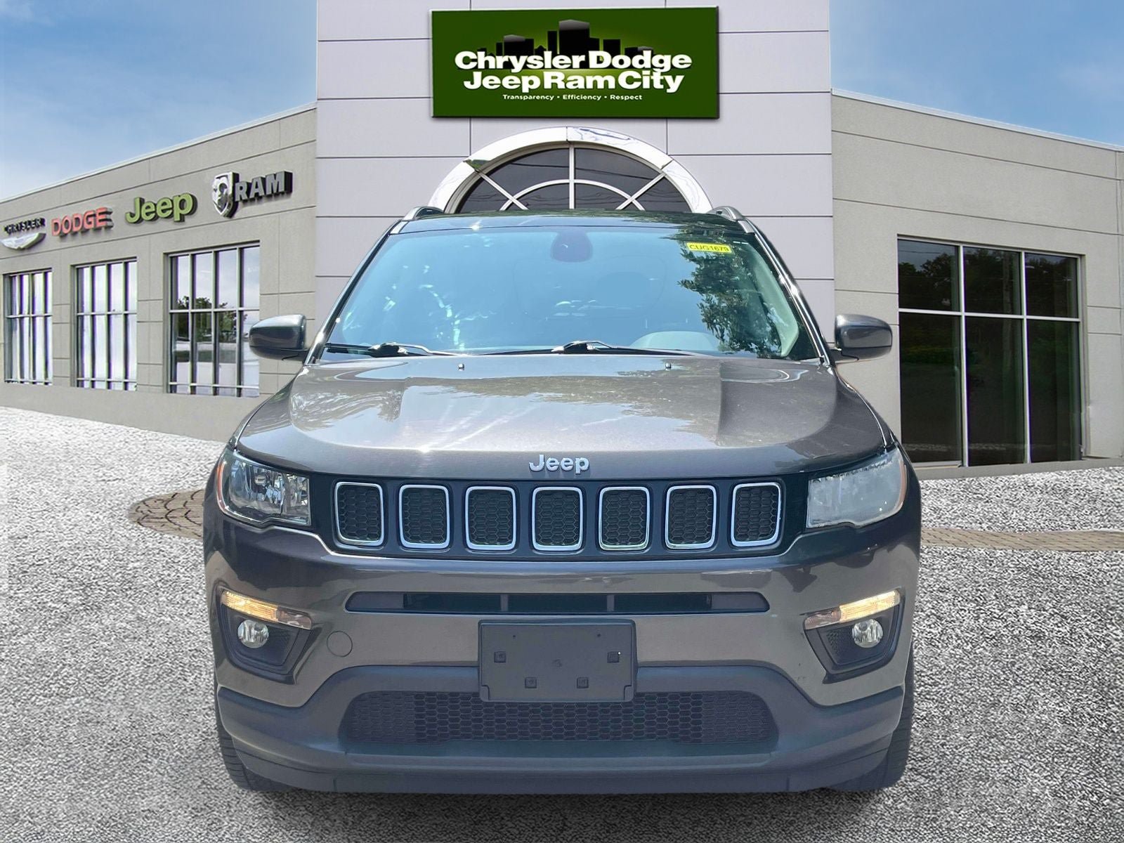 Used 2018 Jeep Compass Latitude w/ Popular Equipment Group AWD/4WD image 2