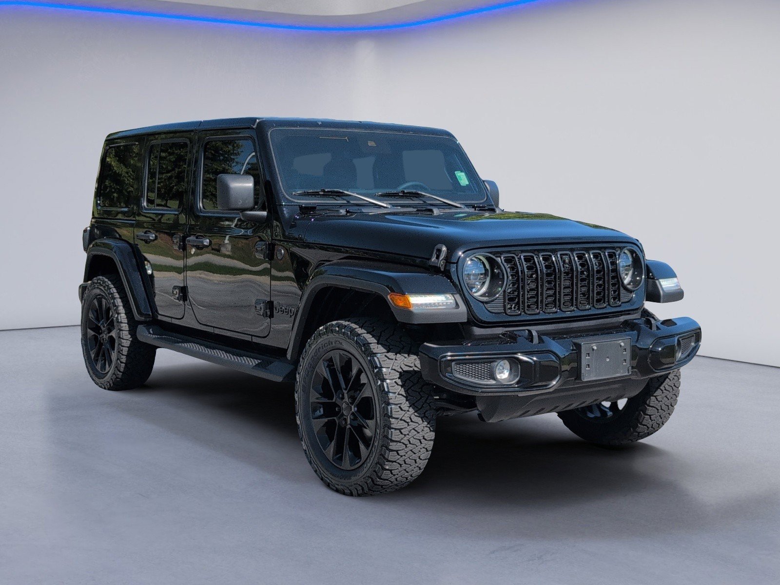 Used 2025 Jeep Wrangler Unlimited Sahara AWD/4WD image 8