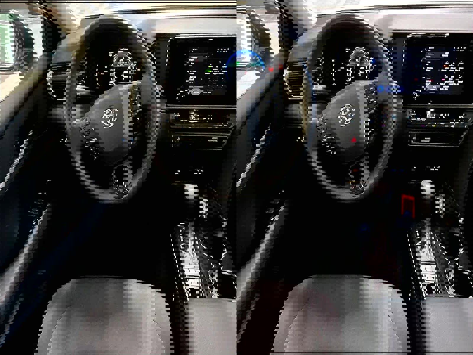 Used 2025 Toyota Camry LE image 17