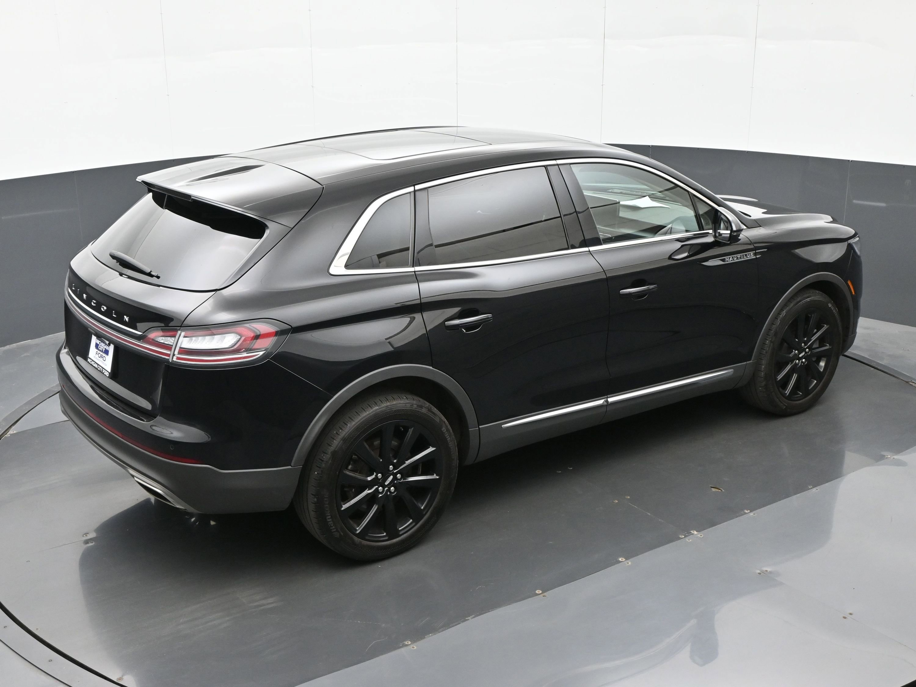 Used 2022 Lincoln Nautilus Reserve w/ Monochromatic Package AWD/4WD image 32