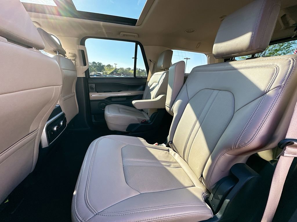 Used 2024 Ford Expedition Limited image 4