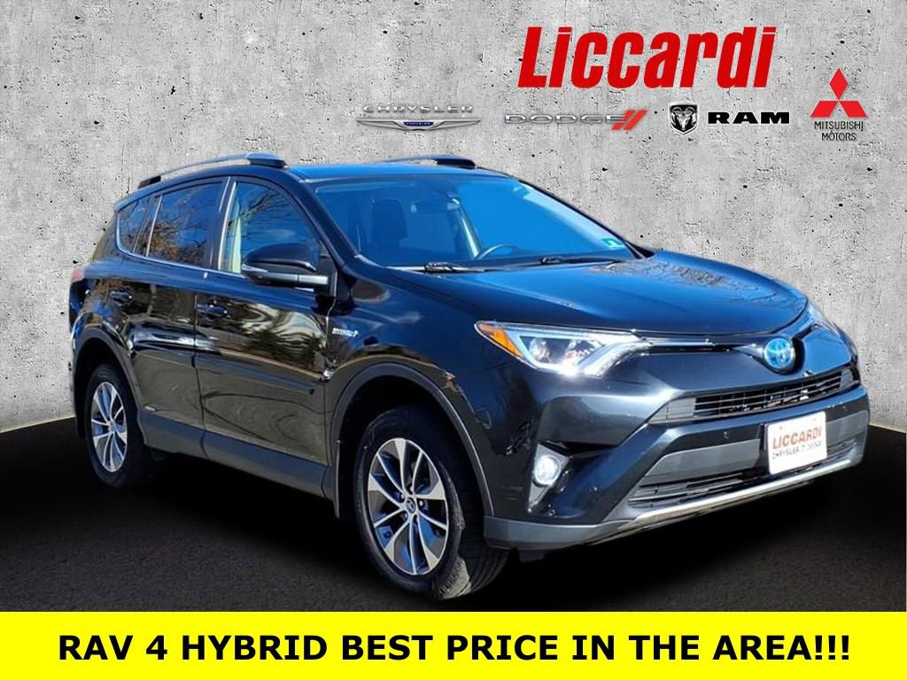 Used 2018 Toyota RAV4 XLE w/ Convenience Package image 1